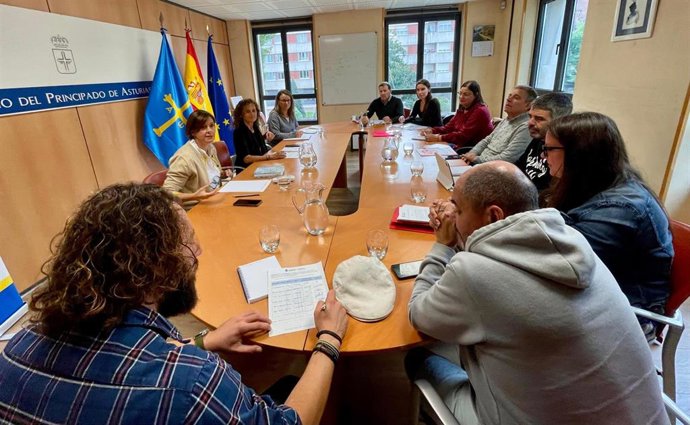 Reunión pacto Asturias Educa.