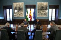 Moreno se reúne con el Colegio de Médicos para "trabajar juntos" en las soluciones a los cribados de cáncer de mama