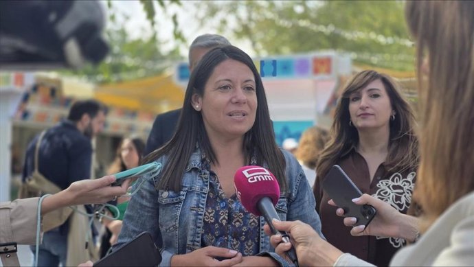 La consejera de Bienestar Social, Bárbara García Torijano, en Farcama.