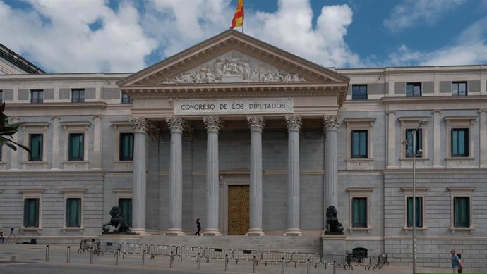 Archivo - Fachada del Congreso de los Diputados.