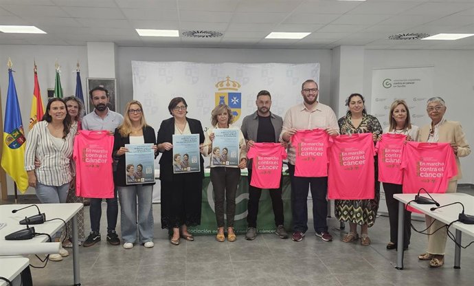 Presentación del Cartel de la IV Marcha contra el cáncer de mama en San Juan de Aznalfarache.