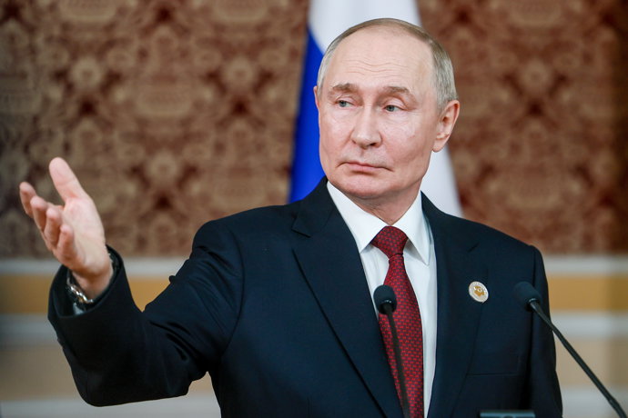TAJIKISTAN, DUSHANBE - OCTOBER 10, 2025: Vladimir Putin, President of Russia, gives a press briefing at the Somon Palace