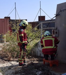 Bomberos del Sistema Provincial reciben formación sobre riesgos eléctricos.