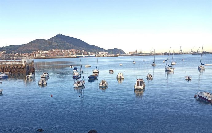 Monte Serantes, en Santurtzi (Bizkaia)  en una jornada soleada