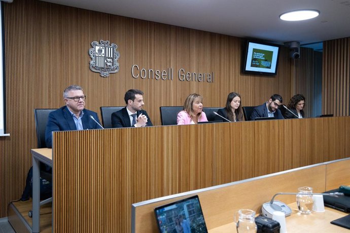 Marsol, al centre, durant la compareixença