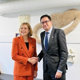 O ministro Óscar López e Henna Virkkunen