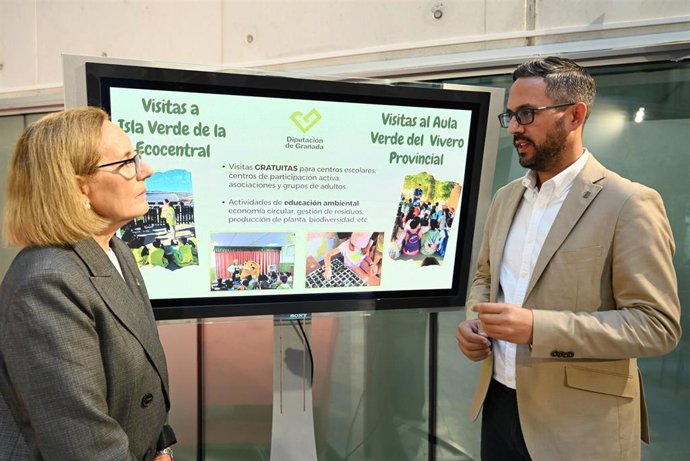 La delegada de Inclusión Social de la Junta en Granada, Matilde Ortiz, y el diputado de Agua, Promoción Agraria y Medio Ambiente de la Diputación, Antonio Mancilla