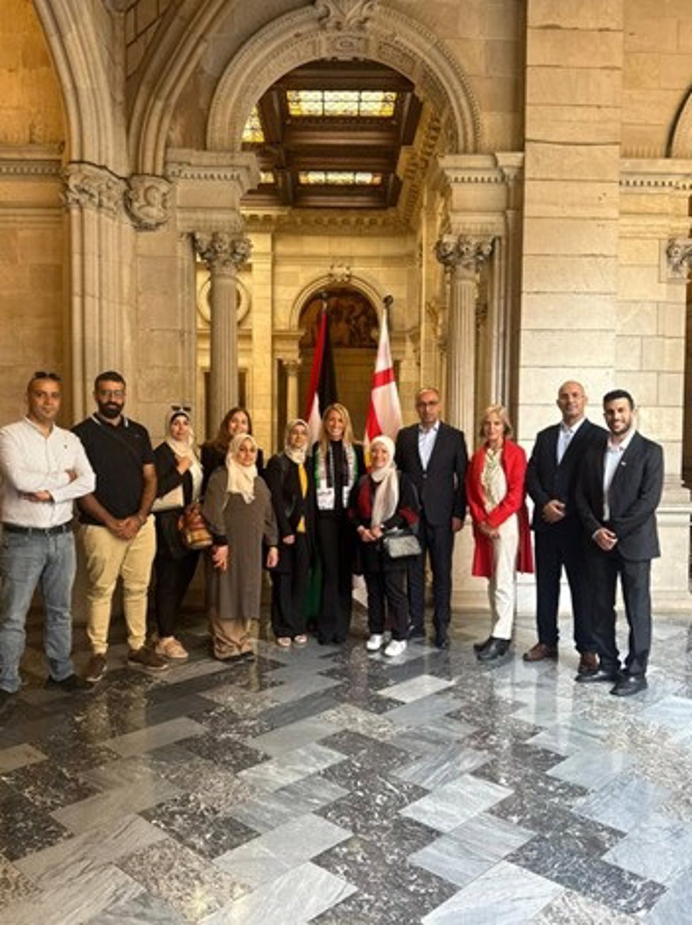 Gay se reúne con representantes de Ramala y Belén en Barcelona