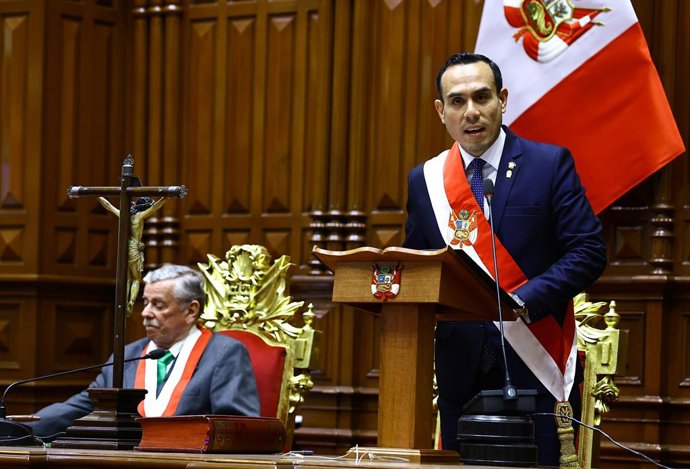 LIMA, Oct. 10, 2025  -- Peru's Congress leader Jose Jeri (R) speaks after he was sworn in as the country's president during a ceremony at the country's Congress in Lima, Peru, on Oct. 10, 2025.   Jeri was sworn in as the country's president early on Frida
