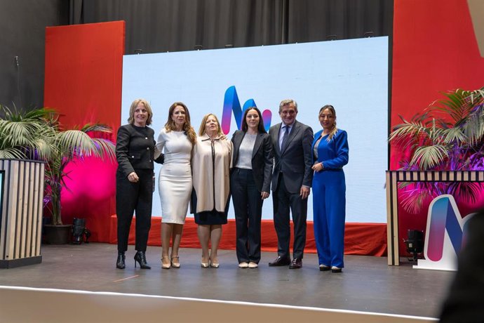 Entrega de premios en la Gala de Mujeres Empresarias de Almería.