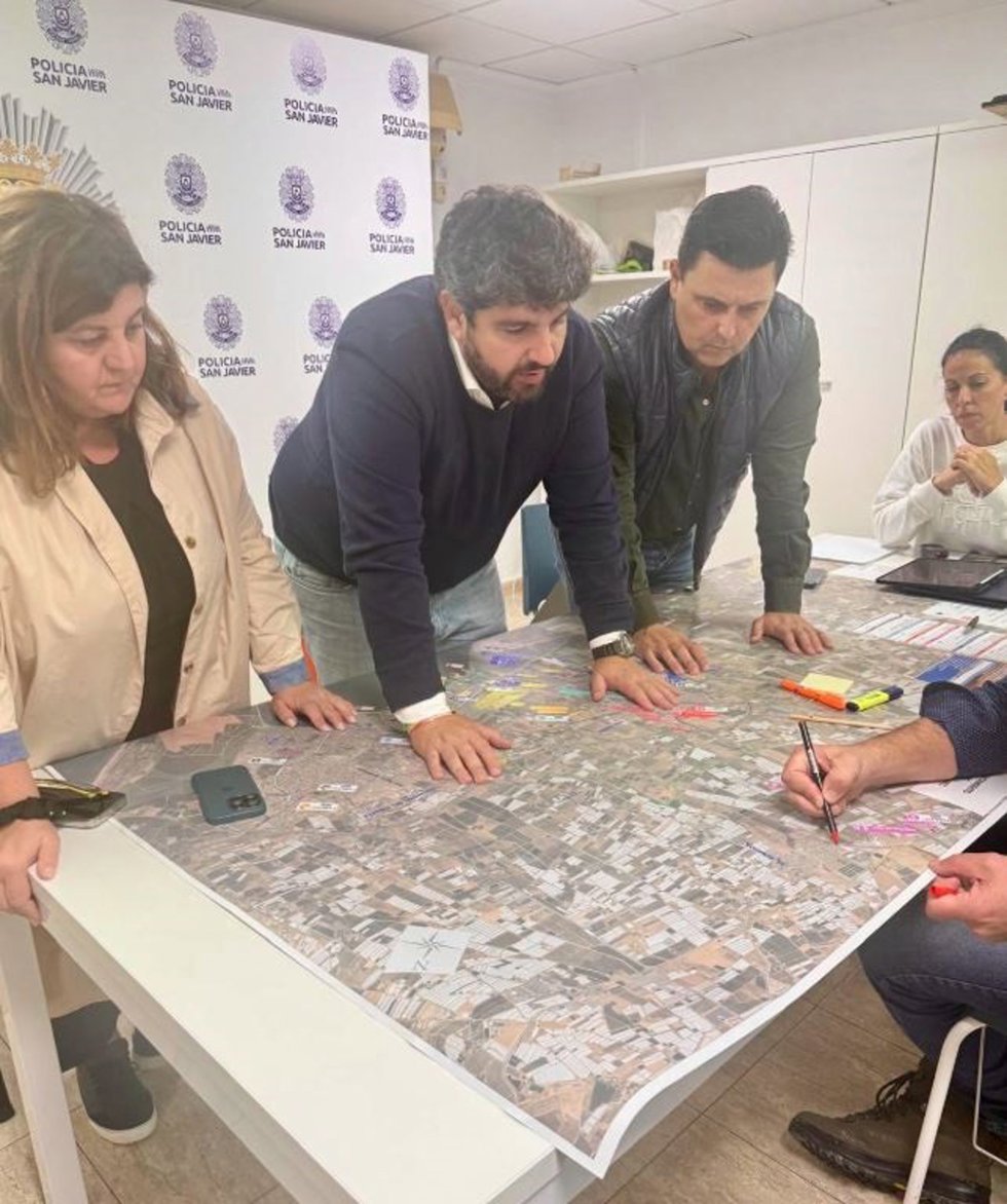 El Presidente De La Región De Murcia, Fernando López Miras, Se Ha Desplazado Este Viernes Por La Noche Hasta San Javier Donde Se Reúne Con El Alcalde, José Miguel Luengo,  Para Analizar La Situación "Ante El Riesgo De Desbordamiento De Ramblas"