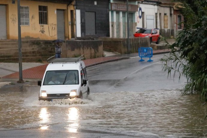 Rambla de Beniaján inundada tras el paso de la borrasca Alice.