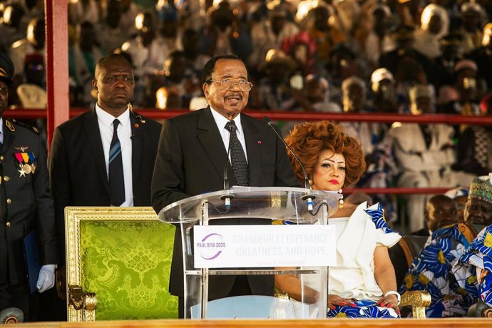 El presidente de Camerún, Paul Biya, durante un acto de campaña en Maroua (norte) antes de las elecciones presidenciales del 12 de octubre (archivo)