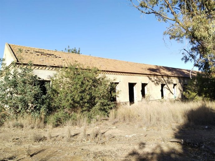 Edificio que se conserva en la parcela de la Fundición Dos Hermanos, junto a la rambla de las Matildes