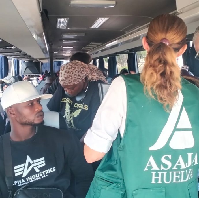 Trabajadores llegados de Senegal para la campaña agrícola de Huelva.