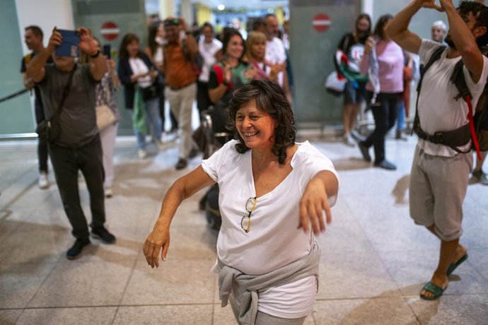 Pilar Castillejo en la seva arribada a Barcelona després de la seva deportació d'Israel