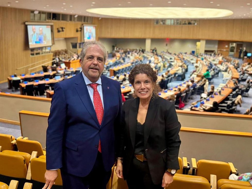 El conseller insular de Hacienda, Innovación y Función Pública, Rafel . Bosch, junto con la directora insular de Proyectos Estratégicos y Relaciones Institucionales, Maria Elena Jaume, intervienen ante la ONU