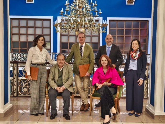 La firma se ha realizado en la Biblioteca de la Cámara de Comercio de Zaragoza