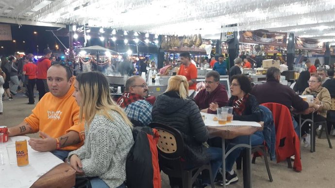 Ambiente en el recinto ferial de Valdespartera este viernes.