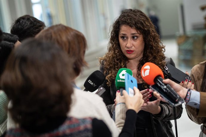 Archivo - La concejala en el Ayuntamiento de Madrid por el PSOE, Enma López, ofrece declaraciones a los medios durante la inauguración y primera sesión del Foro AVANZA con el debate bajo el título las Razones y Raíces del surgimiento internacional de la i