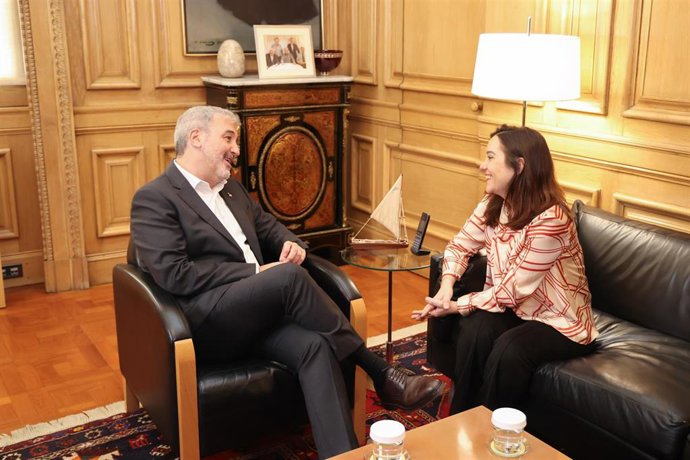 Archivo - La alcaldesa de A Coruña, Inés Rey, y el regidor de Barcelona, Jaume Collboni, mantienen una reunión