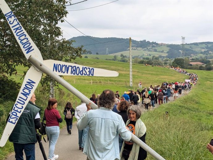 La Plataforma Son Gigantes reúne más de 5.100 alegaciones contra el parque eólico Briesa