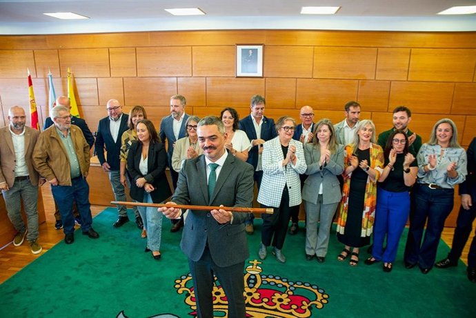Daniel Pérez (BNG), investido alcalde de Carballo