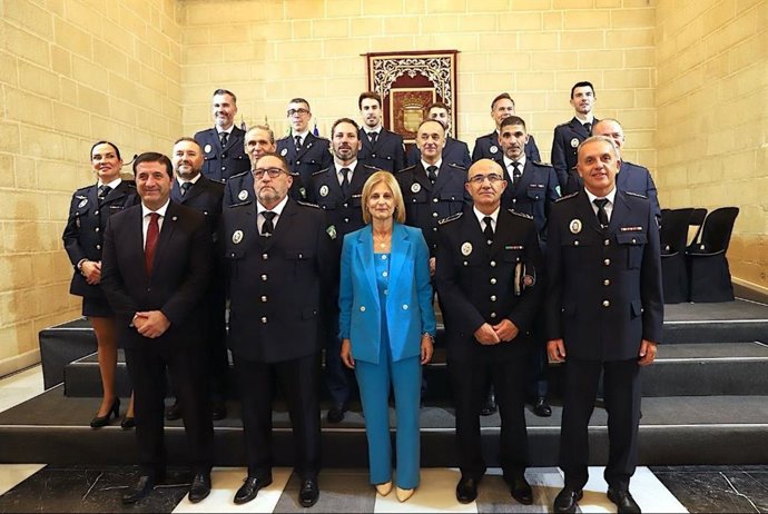 Acto de reconocimiento a nuevos mandos de la Policía Local de Jerez de la Frontera (Cádiz), presidido por la alcaldesa, María José García-Pelayo.