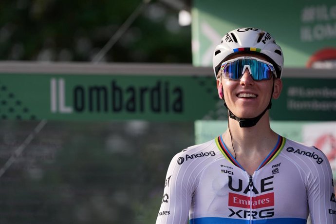 11 October 2025, Italy, Como: Slovenian cyclist Pogacar Tadej starts during the 119th edition of the Il Lombardia, Tour of Lombardy cycling race, a 241 km one day race from Como to Bergamo. Photo: Gian Mattia D'alberto/LaPresse via ZUMA Press/dpa