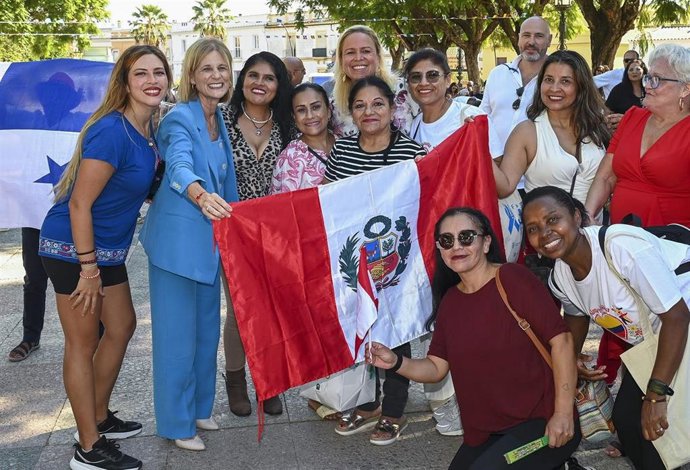 Inauguración de la Feria Alma Hispana en Jerez de la Frontera (Cádiz), con la asistencia de la alcaldesa, María José García-Pelayo.