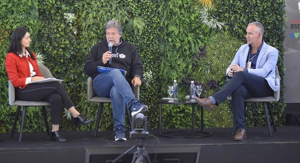 César Anievas en el congreso en Buenos Aires