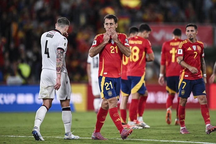 El delantero internacional español Mikel Oyarzabal celebrando el segundo gol de España ante Georgia en el Martínez Valero.