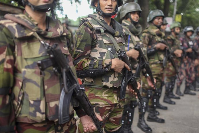 Archivo - Militares del Ejército de Bangladesh (archivo).