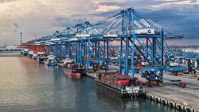 Puerto de Qinzhou en la ciudad china de Qinzhou, situado en la la Región Autónoma Zhuang de Guangxi.