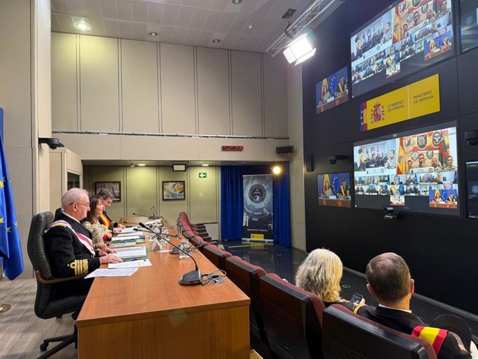 La ministra de Defensa se ha dirigido a los más de 3000 militares desplegados en el exterior.