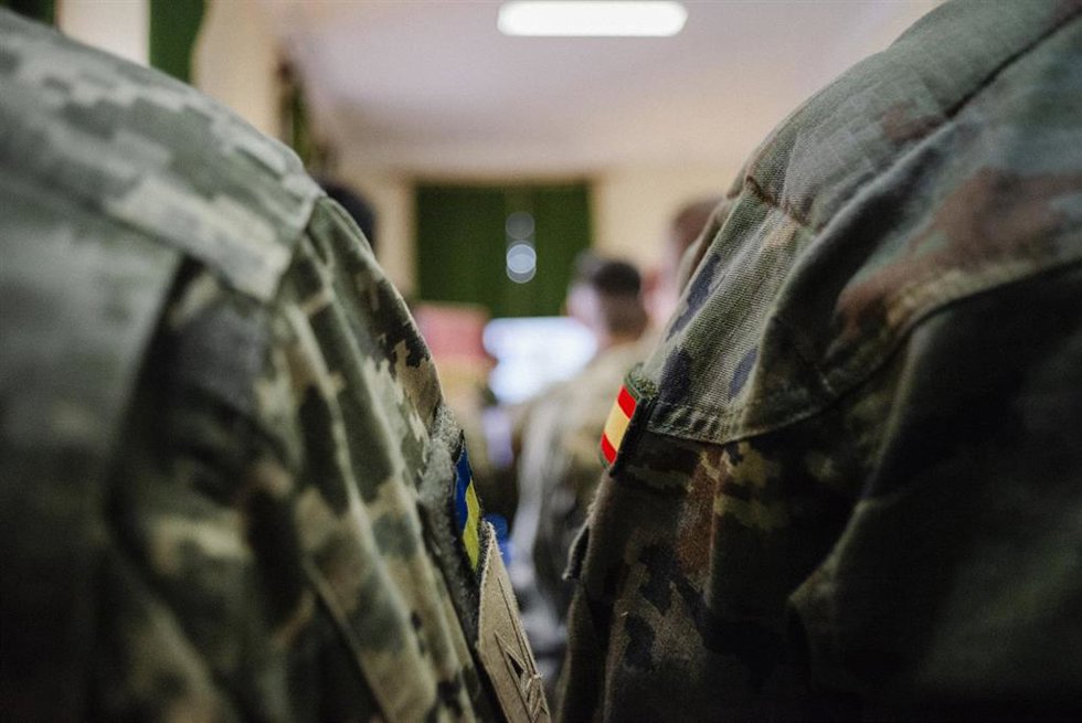 Archivo - Uniformes de mandos militares en la Academia de Infantería del Ejército de Tierra,