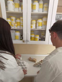 Estudiantes malagueños de FP crean una empresa piloto de cosmética natural para trabajar asignaturas de su Grado en Farmacia