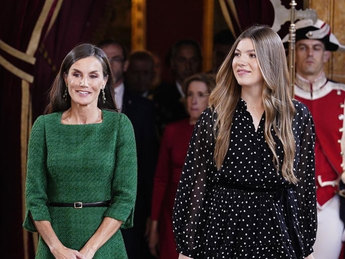Los Reyes Felipe y Letizia, La Princesa Leonor y la Infanta Sofía durante la recepción con motivo del día de la Fiesta Nacional, en el Palacio Real, a 12 de octubre de 2025, en Madrid (España).