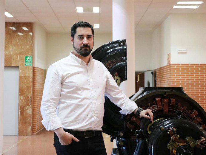 El doctor del área de Ingeniería Eléctrica de la Universidad de León, Miguel de Simón