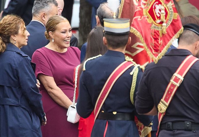 La presidenta del Parlamento canario felicita el Día de la fiesta Nacional, que celebra "los valores que nos unen"