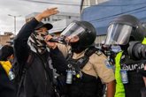 Foto: Ecuador.- Policía y militares impiden la entrada en Quito de manifestantes de la oposición