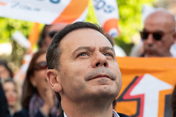 Archivo - El primer ministro portugués y presidente del PSD, Luís Montenegro