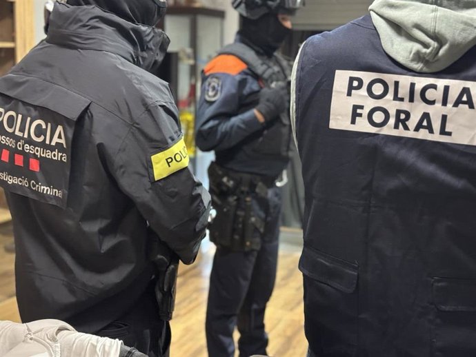 Dispositivo en marcha de los Mossos d'Esquadra y la Policía Foral de Navarra en distintos puntos de la comarca de Anoia para desarticular un grupo criminal especializado en robos violentos