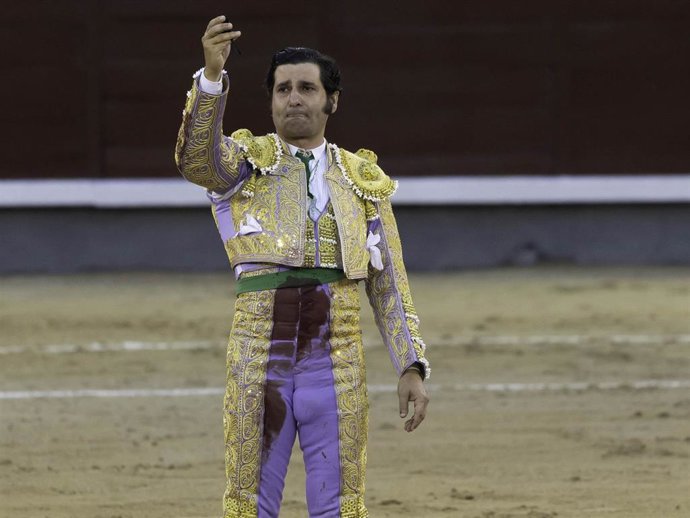 Morante de la Puebla se corta la coleta en la plaza de toros de Las Ventas, a 12 de octubre de 2025, en Madrid