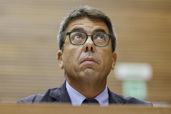 El presidente de la Generalitat Valenciana, Carlos Mazón, durante una sesión de controL