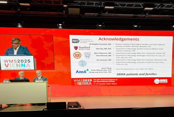 Dr__Tahseen_Mozaffar__an_investigator_of_the_study__presented_the_study_outcome__emphasizing_the_the