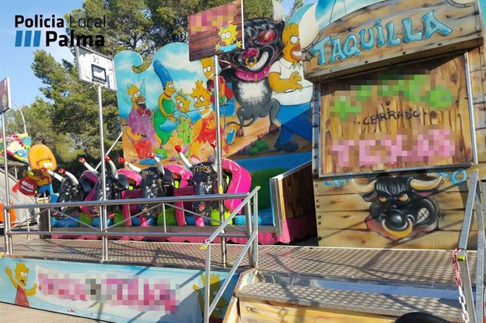 Investigada una mujer por intentar simular el robo de una atracción de feria que se había llevado la grúa