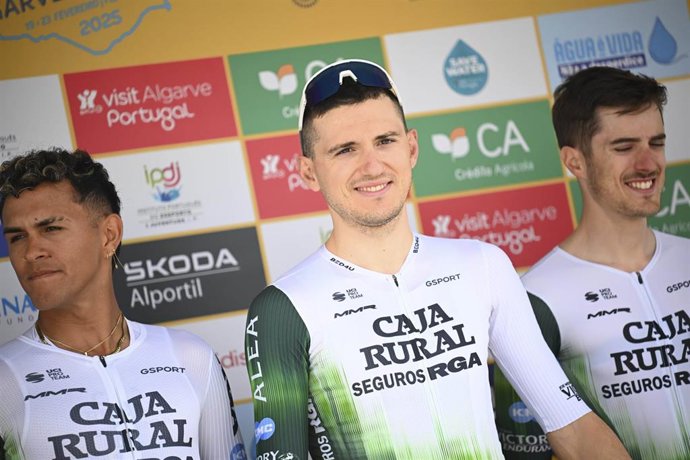 Archivo - Sorarrain Gorka (ESP) de Caja Rural-Seguros RGA durante la etapa 1 de la 51ª edición de la carrera ciclista Volta Algarve