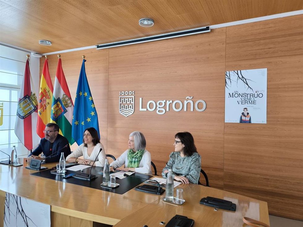 Presentación de la obra de teatro 'Un monstruo viene a verme'