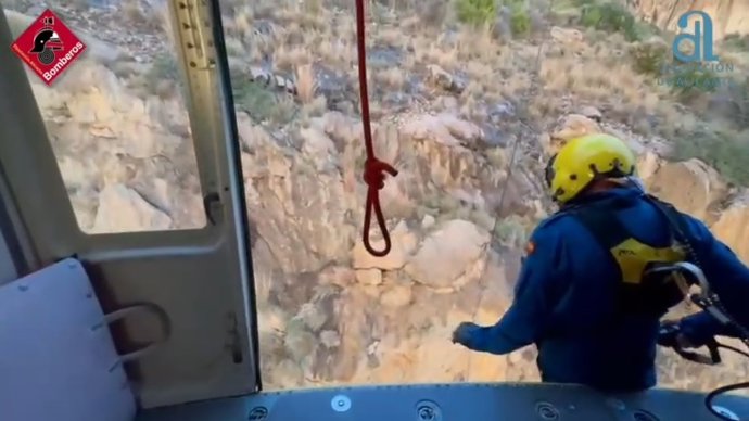 Dos escaladores han sido rescatados en el Morro de Toix, en Calpe (Alicante), al no poder seguir realizando el trayecto